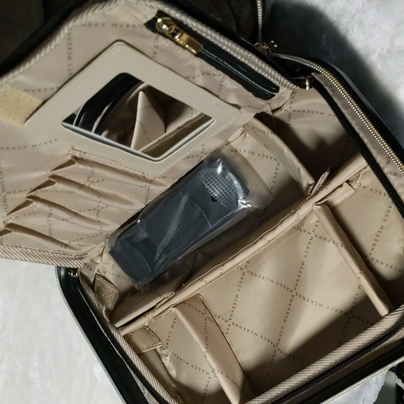 Marcy McKenna, 2-in-1 Essential Hamptons Collection,Hard Side Beauty Case- Black - Picture 5 of 5